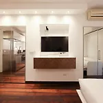 Hacca Collection - Charming In Corso Magenta Milano