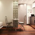 Hacca Collection - Charming In Corso Magenta Milano
