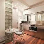Hacca Collection - Charming In Corso Magenta Milano
