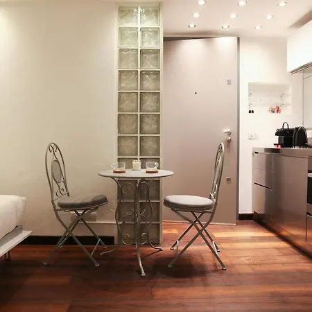 Hacca Collection - Charming In Corso Magenta מילאנו